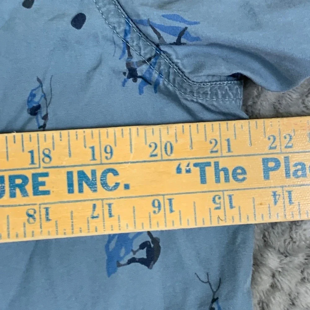 The North Face Mens Large Blue Rock Climbing Print Shirt NF0A55ND Flaw